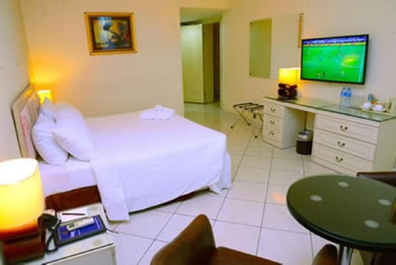 Golden Royale Hotel Enugu Esterno foto