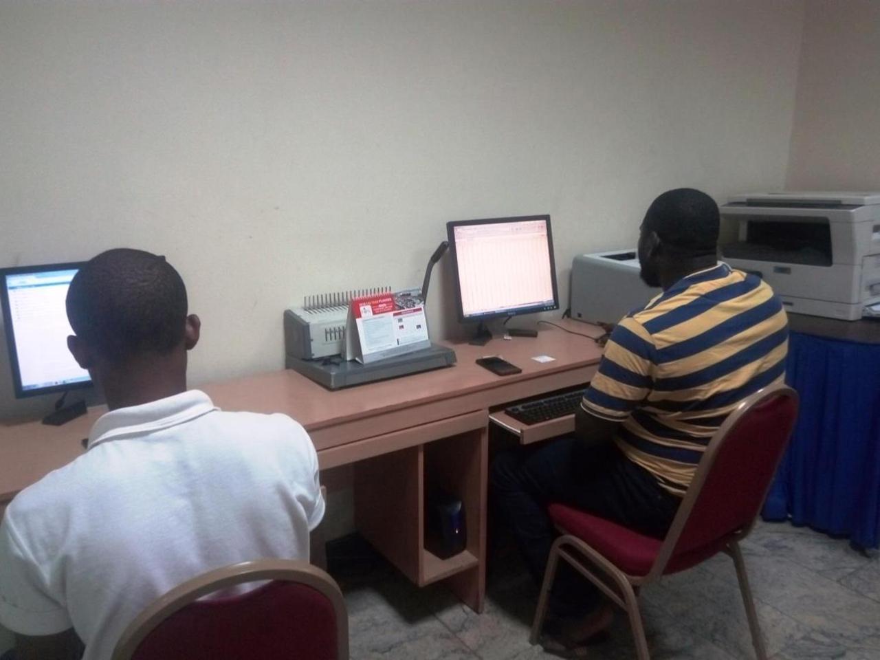 Golden Royale Hotel Enugu Esterno foto